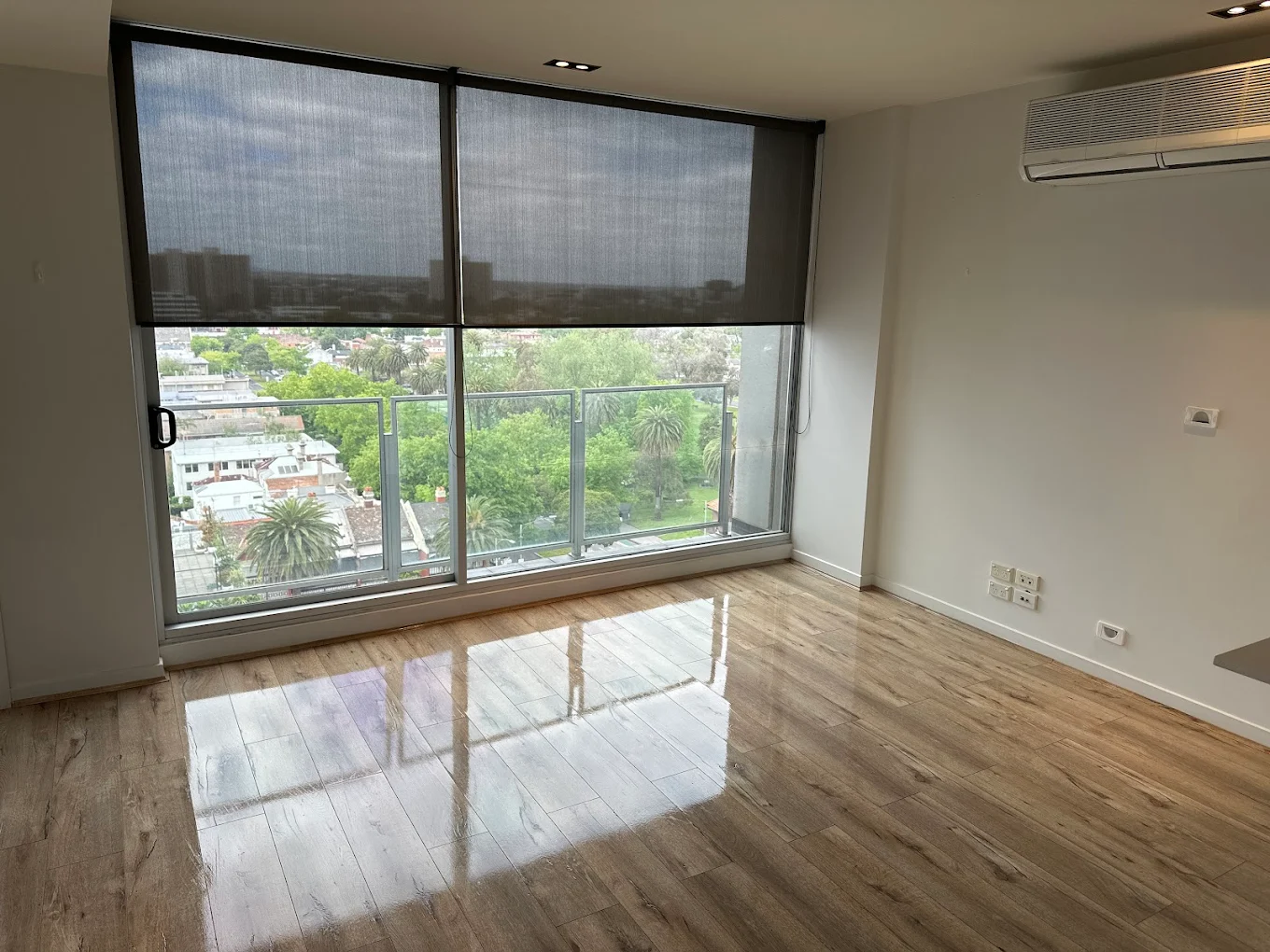 Living Area Window Clean - Prestige Bond Cleaning