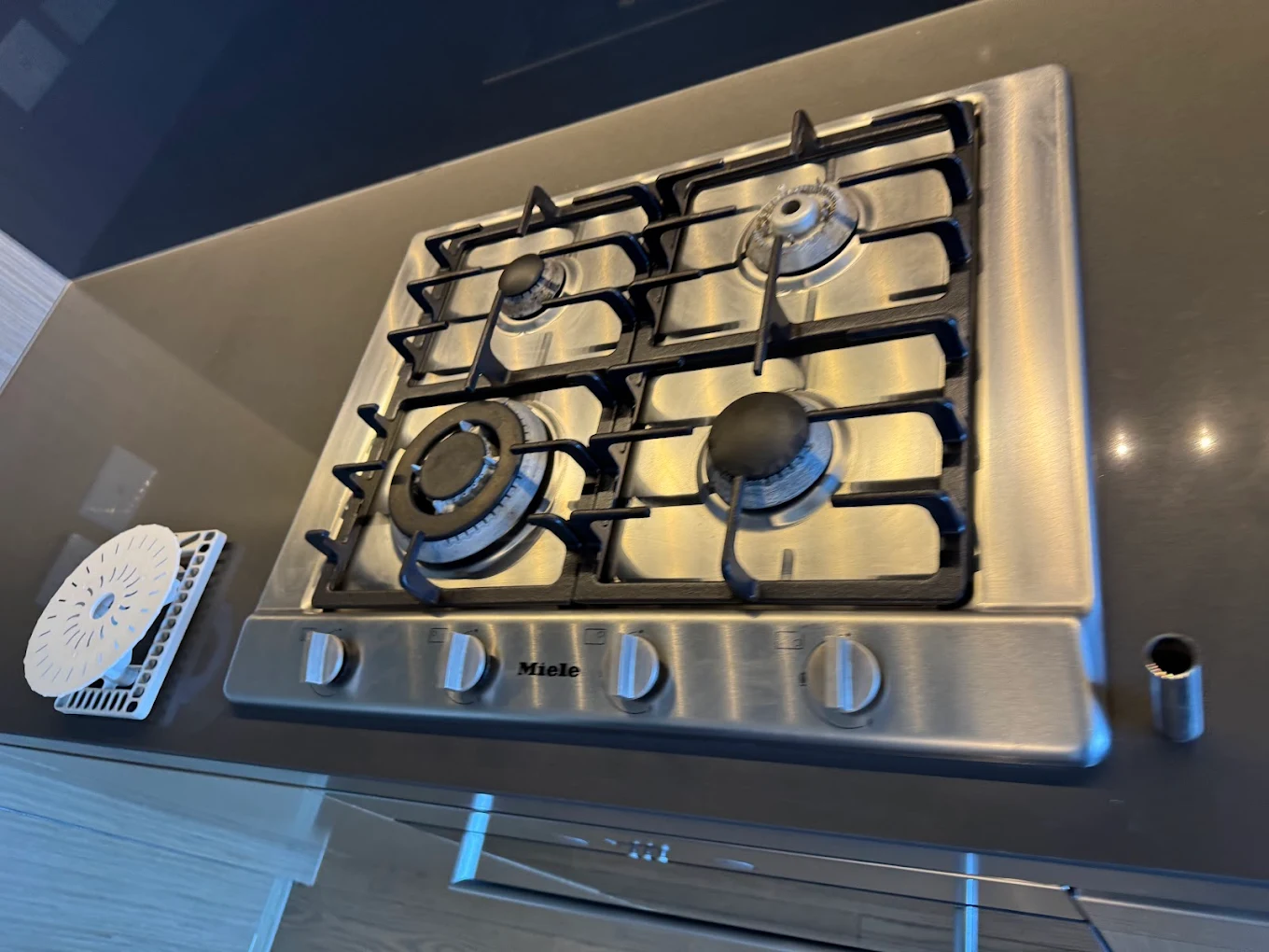 Cooktop Detail Clean - Prestige Bond Cleaning